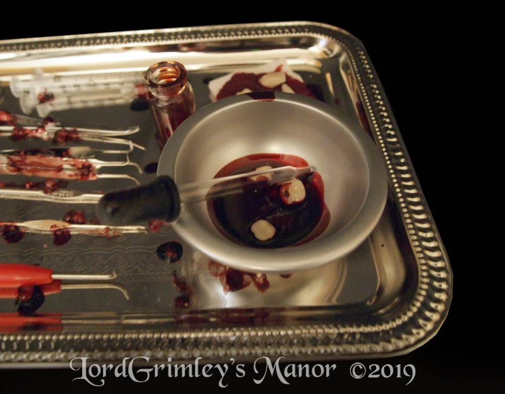 CreepyCreator_MedicalTray_Plastic_04.jpg