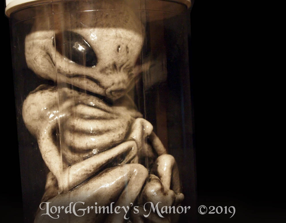 LordGrimley_WhiteAlien_02.jpg