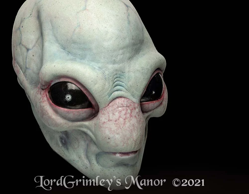 Oktober Studios - The Visitor - Alien Halloween Mask - Lord Grimley's Manor