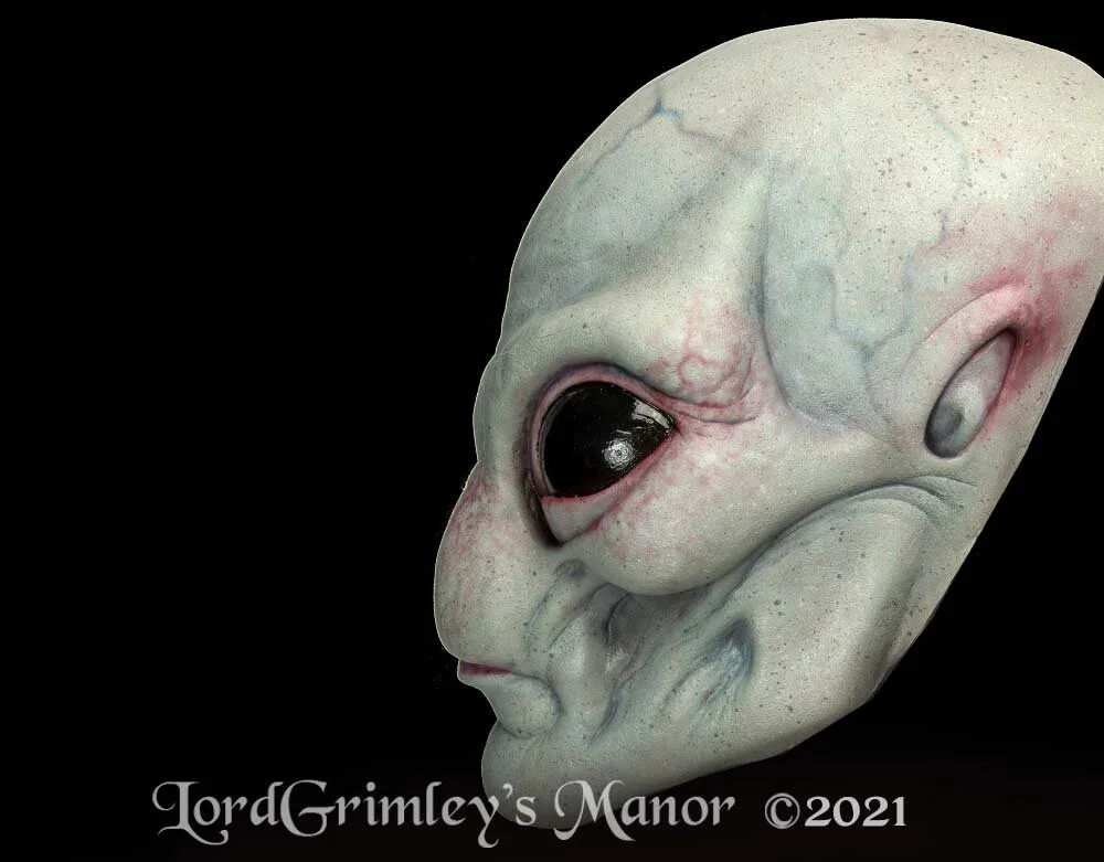 Oktober Studios - The Visitor - Alien Halloween Mask - Lord Grimley's Manor
