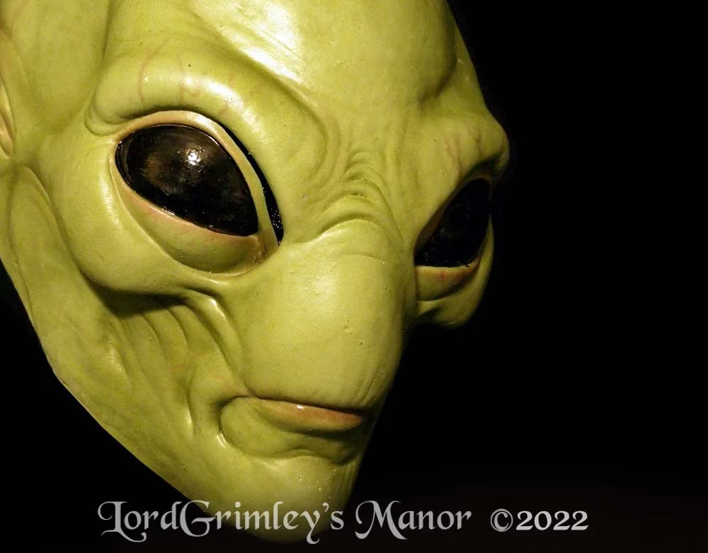 Oktober Studios - The Visitor - Green Alien Halloween Mask - Lord Grimley's Manor