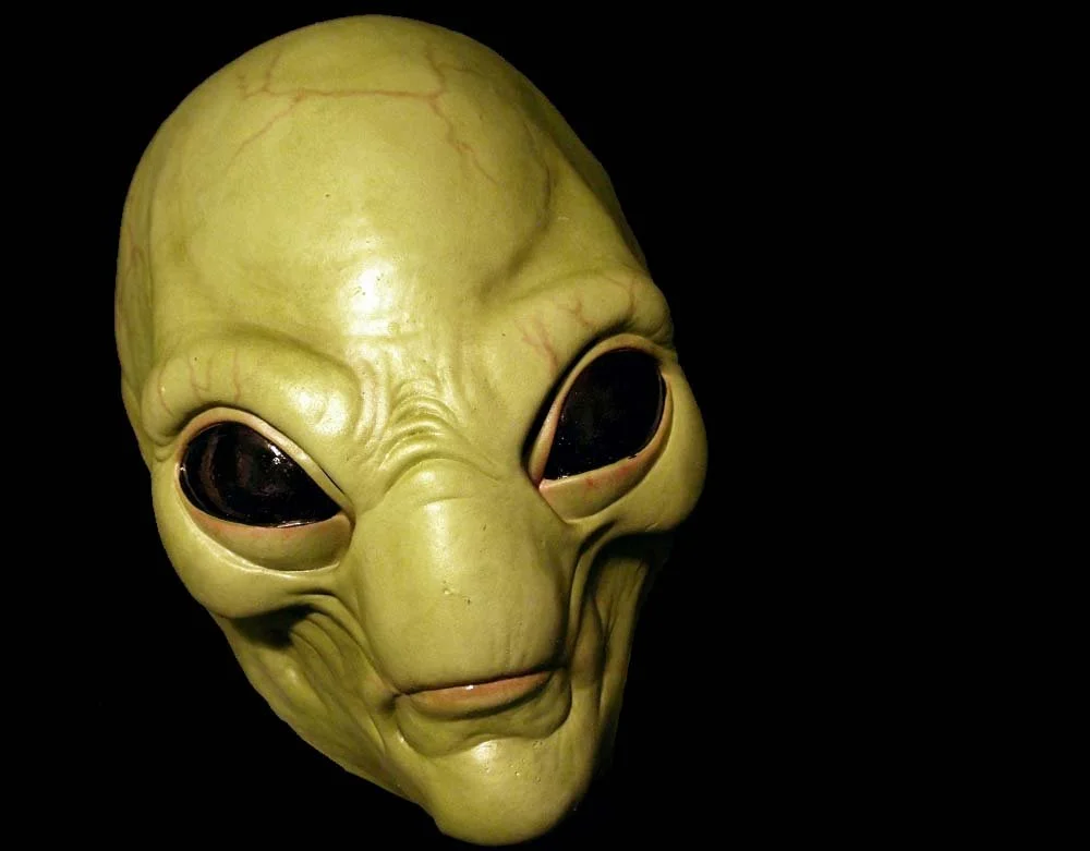 Oktober Studios - The Visitor - Green Alien Halloween Mask - Lord Grimley's Manor