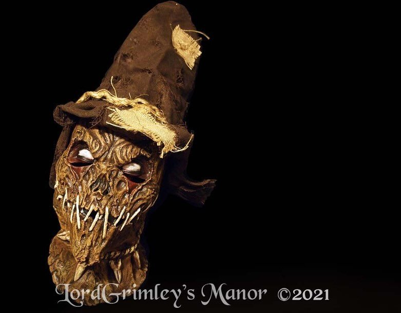 As the weather warms the local villagers begin to get too comfortable getting close to the Manor. Thats when we unleash the Scarecrows. 

#halloween365 #halloween #horror #cosplay #trickortreat #halloweenmask #mask
#lordgrimleysmanor #lordgrimley.com