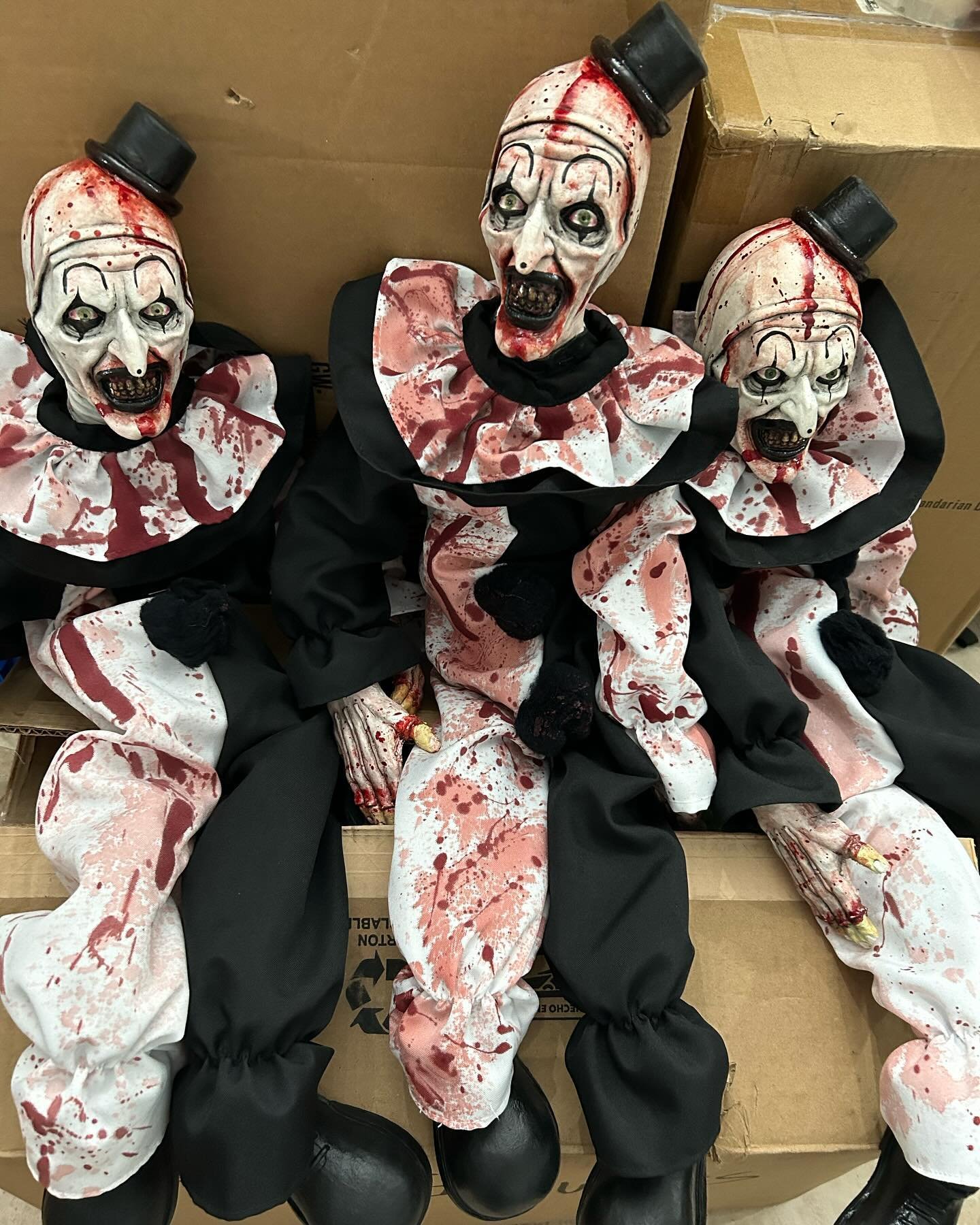 Packing these clowns for @texasfrightmareweekend come see us starting Friday. 

#halloween365 #halloween #horror #cosplay #trickortreat #halloweenmask #mask
#lordgrimleysmanor #lordgrimley.com 
#haunter #halloweendecor #halloween2024
#scary 
#artthec