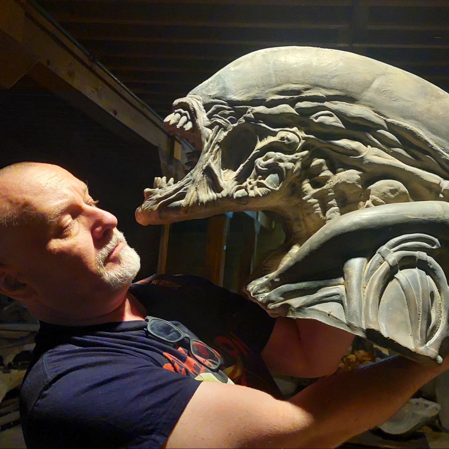 Our minions were given The Distortions Unlimited tour @distortionsunlimited by one of our sculptors, Anders Lerche. @anders_lerche Anders has flown in all the way from Denmark to lend his talented hands for some Distortions monster magic. 

If these 