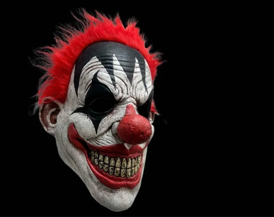 Silent Shocker Clown is here 🎃🤡Our Sale has arrived 😈Use code OCTOBER26(All caps) at checkout for 15% off orders over $30 #clown #clownmask #scaryclown #creepyclown 

Artist @chris_vennekamp