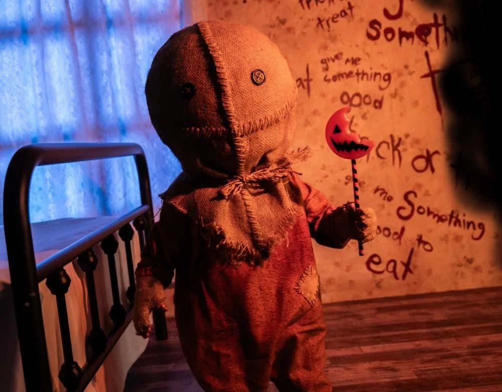 Trick or Treat Studios - Officially Licensed Ultimate Sam Puppet Halloween Poseable Prop - Lord Grimley's Manor