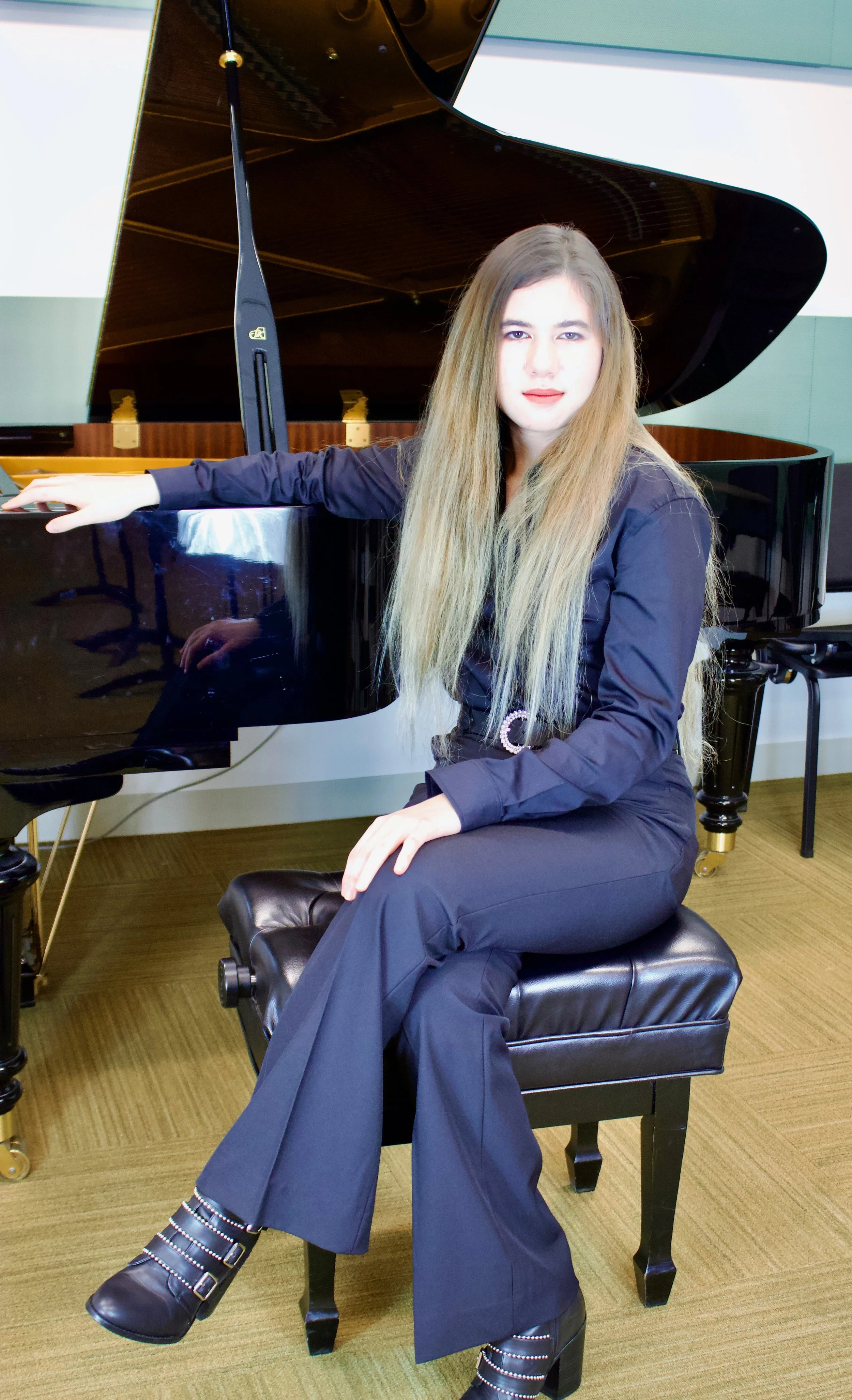 Headshot_Piano.jpeg