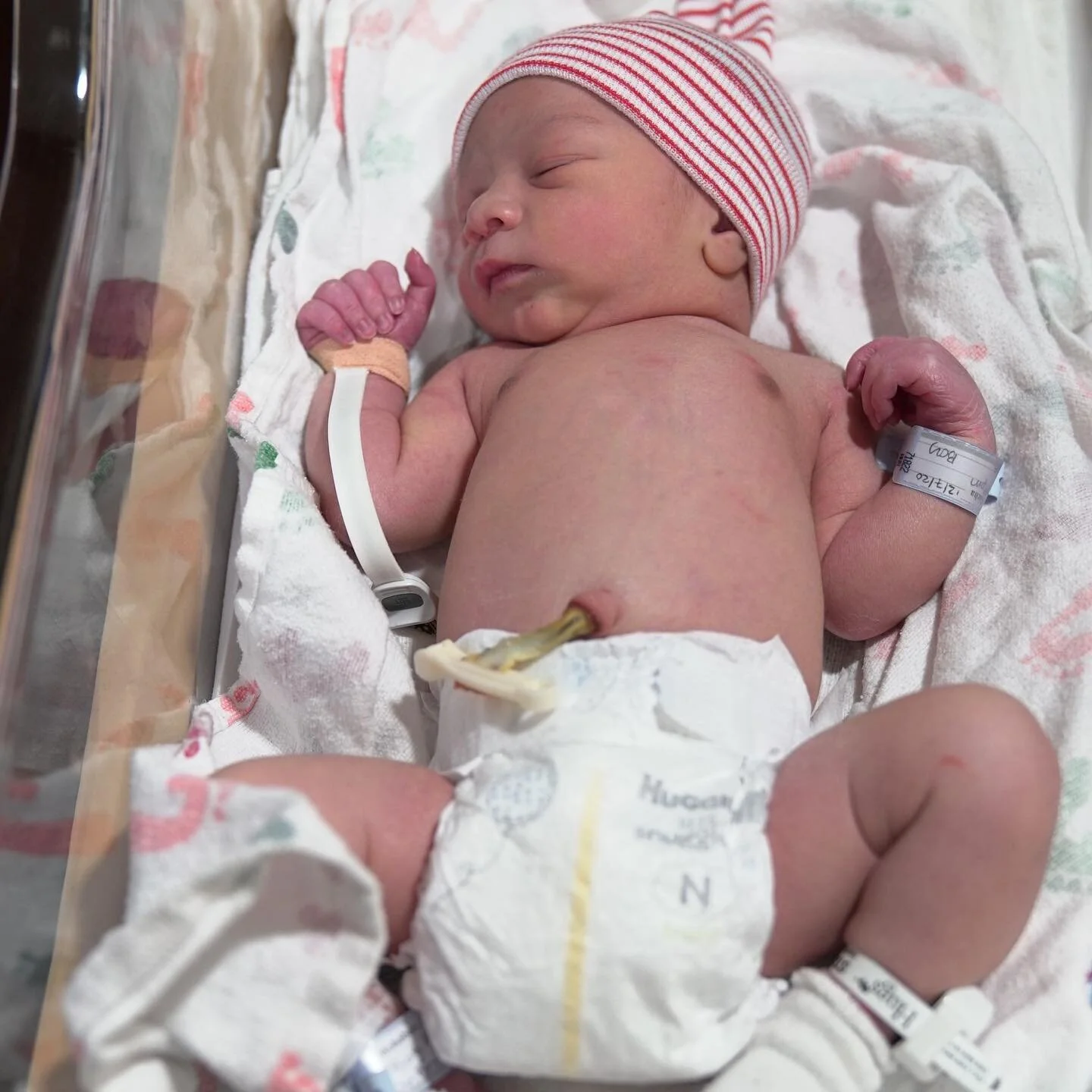 The best Christmas gift ever! 🎄🙏🏼 Say hello to Sebasti&aacute;n Luciano Gonzalez who came into this world last night weighing 7lbs 11oz. Mom and baby are both doing awesome. His big sister can&rsquo;t wait to meet him 😭❤️❤️🇵🇷🇬🇾