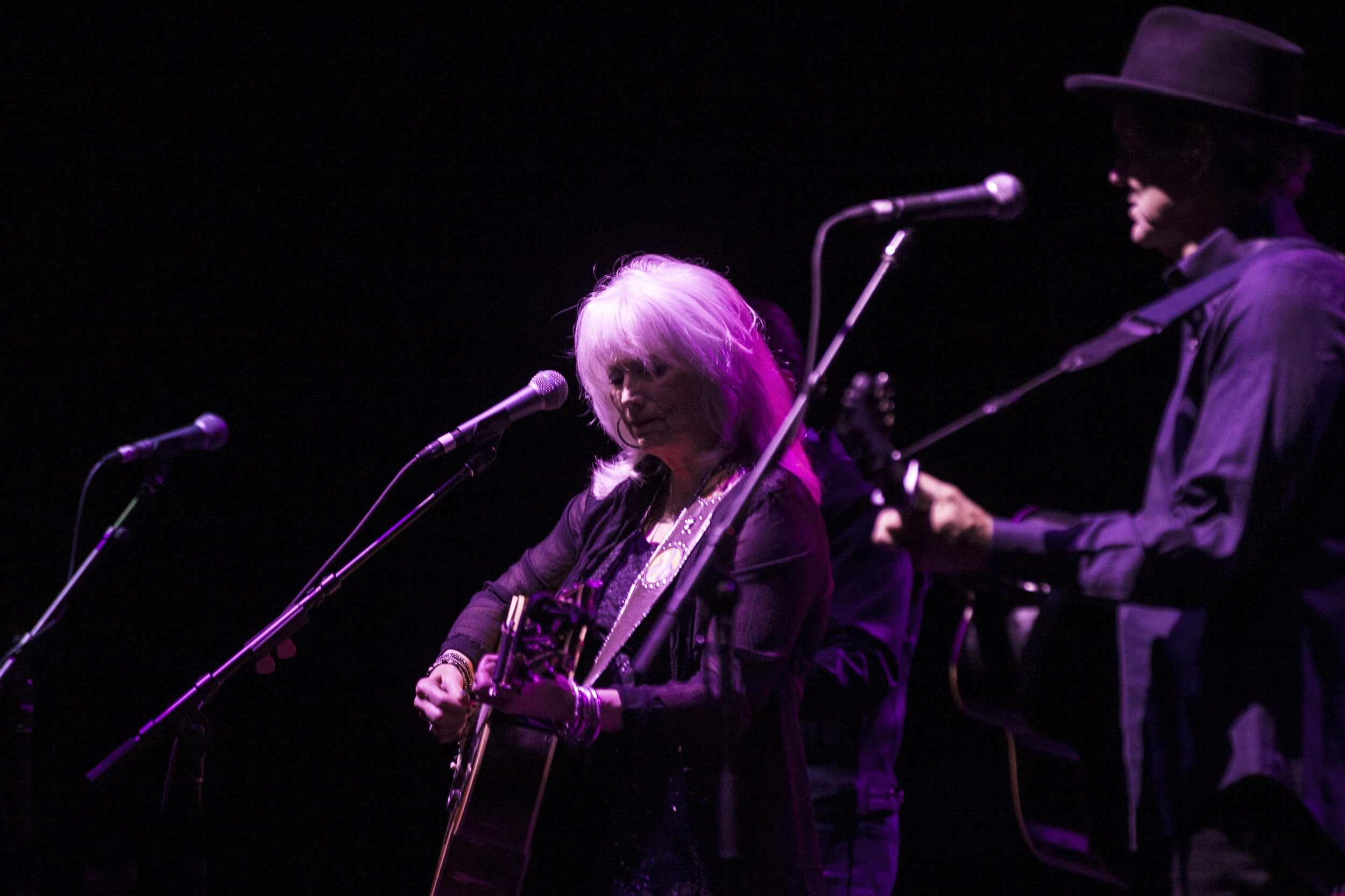 EmmyLouHarris15.jpg