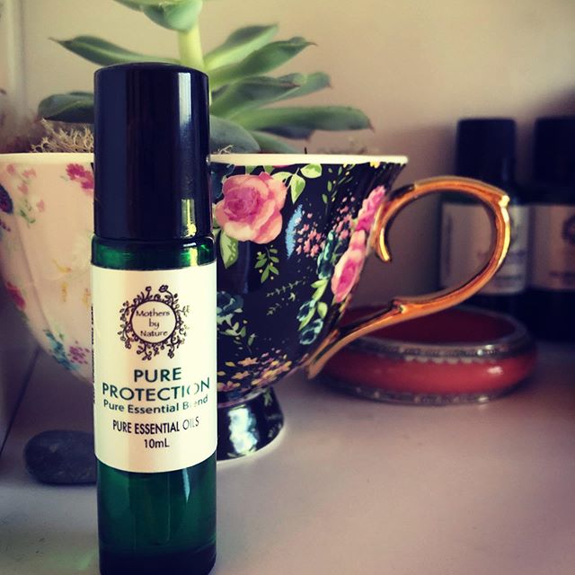 Boy do i need a good dose of protection today... Seasons are achangin&rsquo;🌿@mothersbynature #pureprotection #aromatherapy #healingwithmothernaturesessentials #antibacterial #antimocrobial #restisbest #mothersbynature #essentialoils #naturalremedie