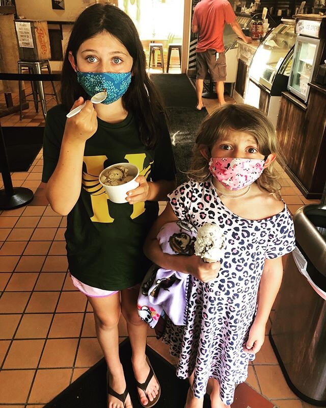 HAPPY LAST DAY OF (Virtual) SCHOOL! 👩&zwj;💻 Grateful for Summer 🌞 &amp; @gabrielsfountain to Celebrate!🍦☺️🙏🏻❤️ #skysthelimit916 #beelee123 (bee: -&ldquo;confuseld&rdquo; expression- How do i eat my ice cream with the mask? )