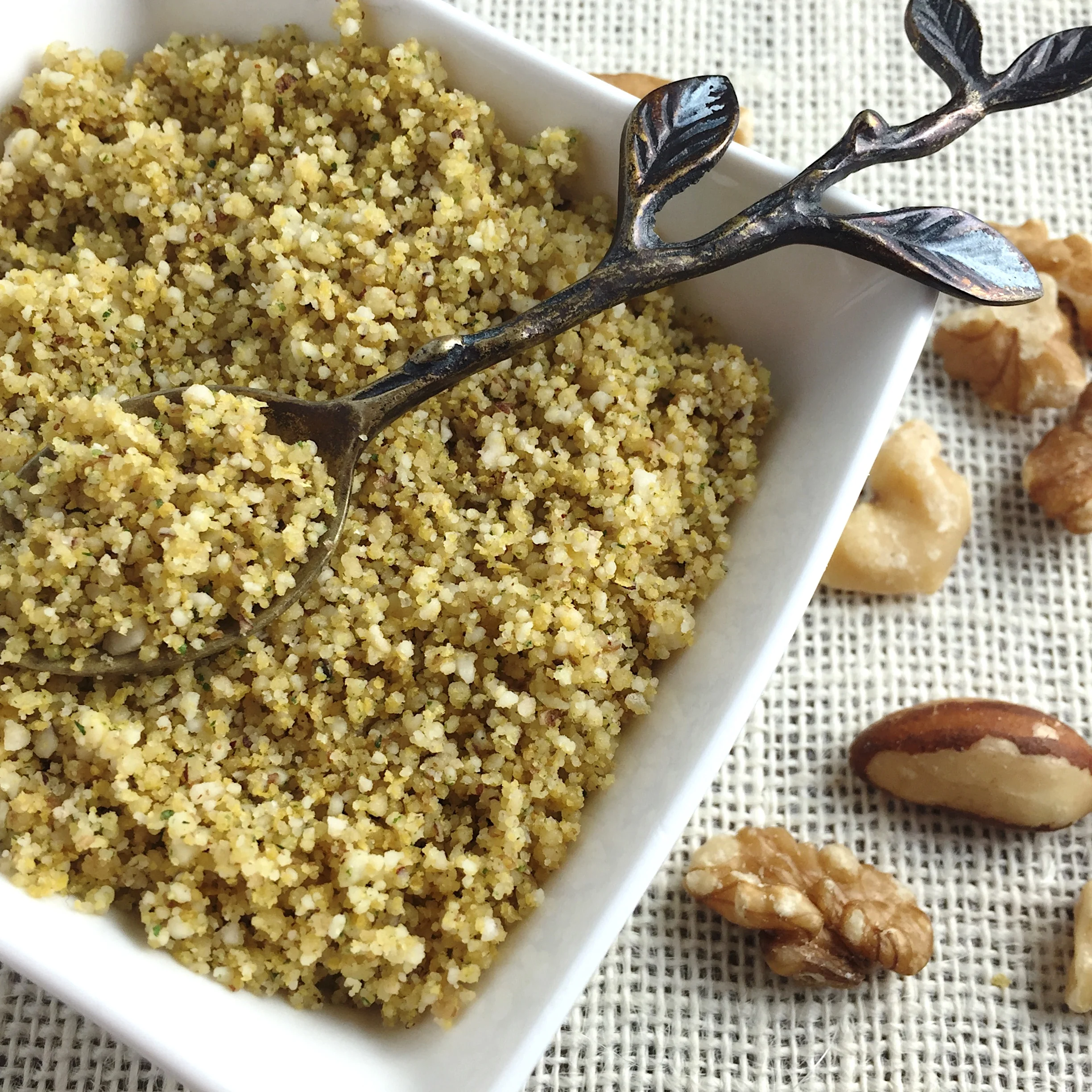 NUTTY VEGAN PARMESAN