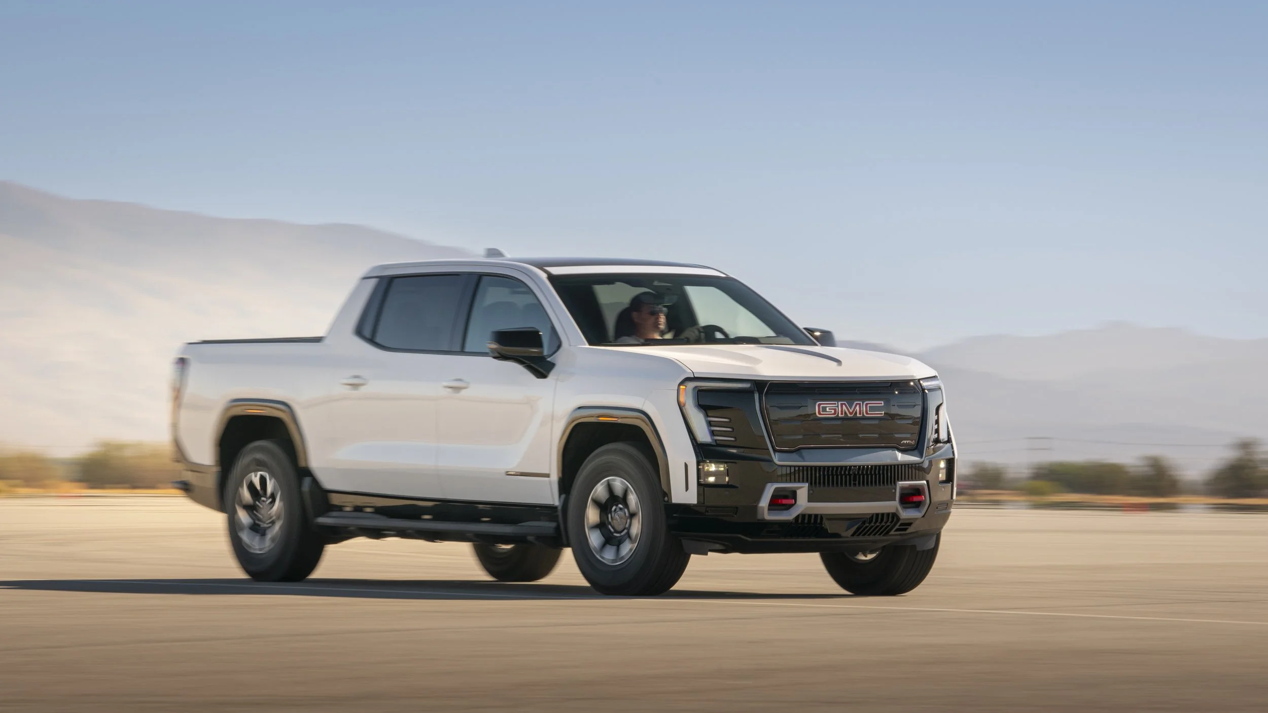 001-2025-GMC-Sierra-EV_Original.jpg
