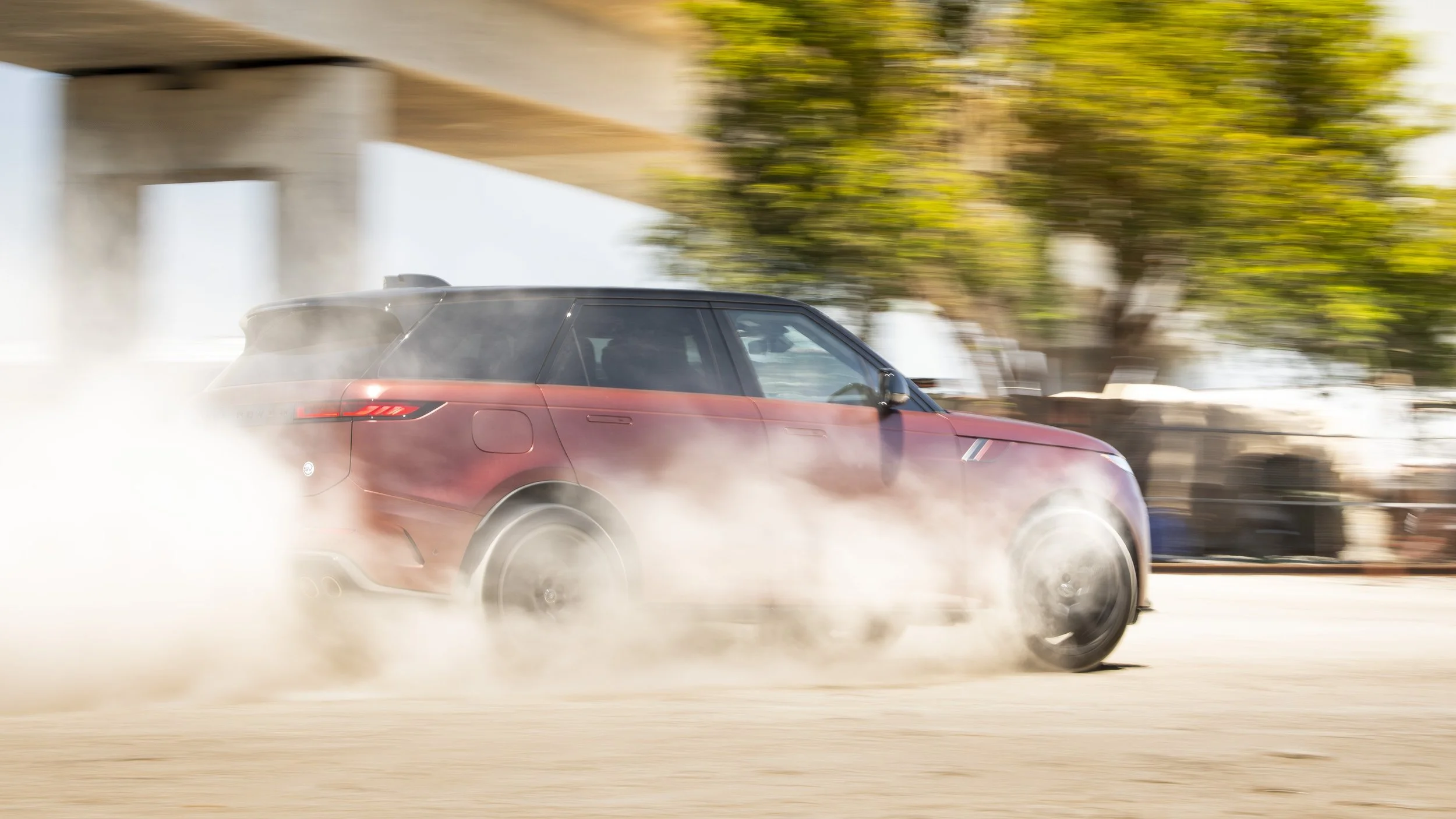 013-2025-Range-Rover-Sport-SV_Original.jpg