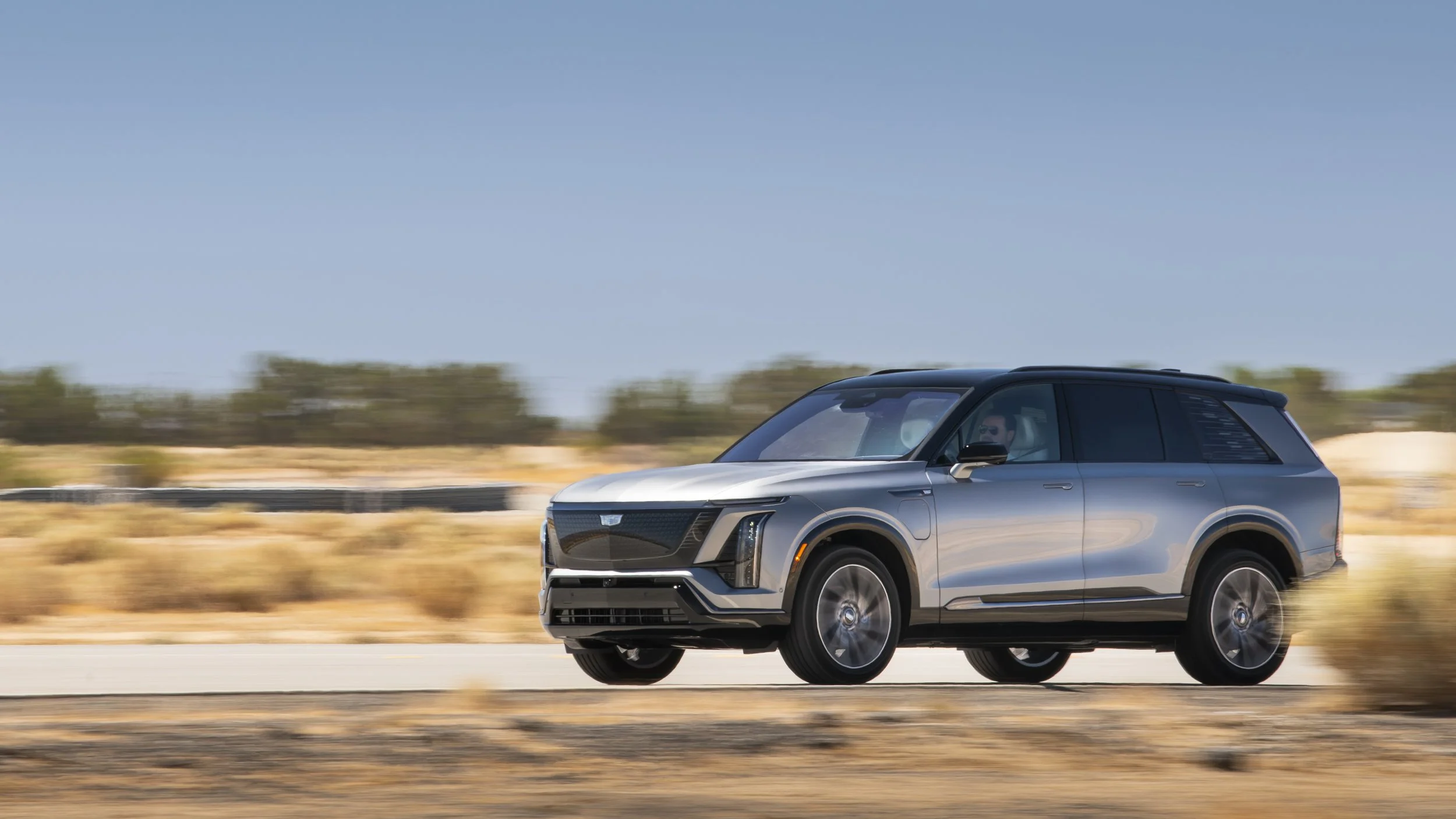 009-2025-Cadillac-Vistiq_Original.jpg