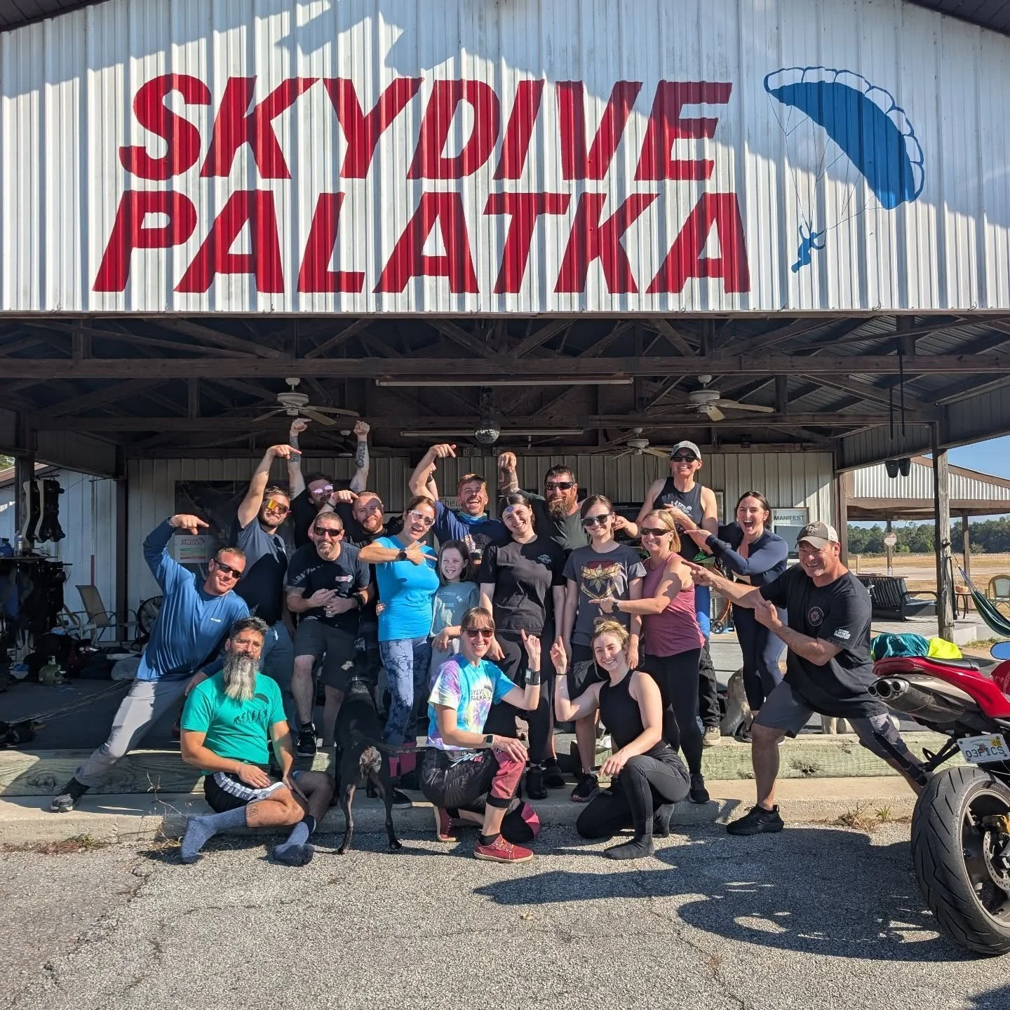 🎉 Big congratulations to Zoi on achieving her A-license! From growing up running around the drop zone to becoming an amazing addition to our fun jumper community here we are so happy to be apart of your journey in the sport! 🛩️🪂 Ready to get your 