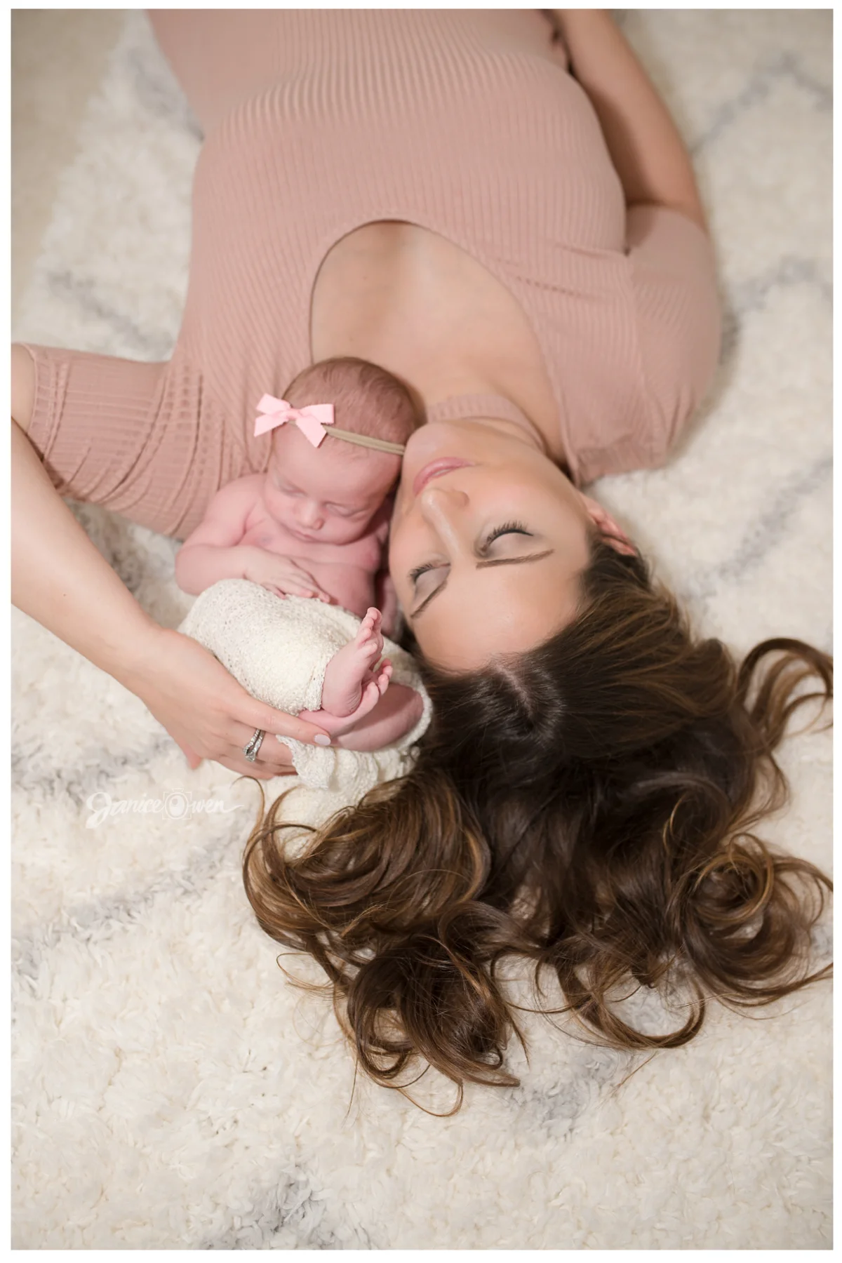 janiceowenphotography_newborn9.jpg
