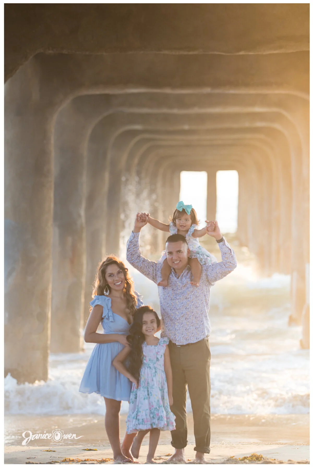 FamilyPhoto_janiceowenphotography 1.jpg
