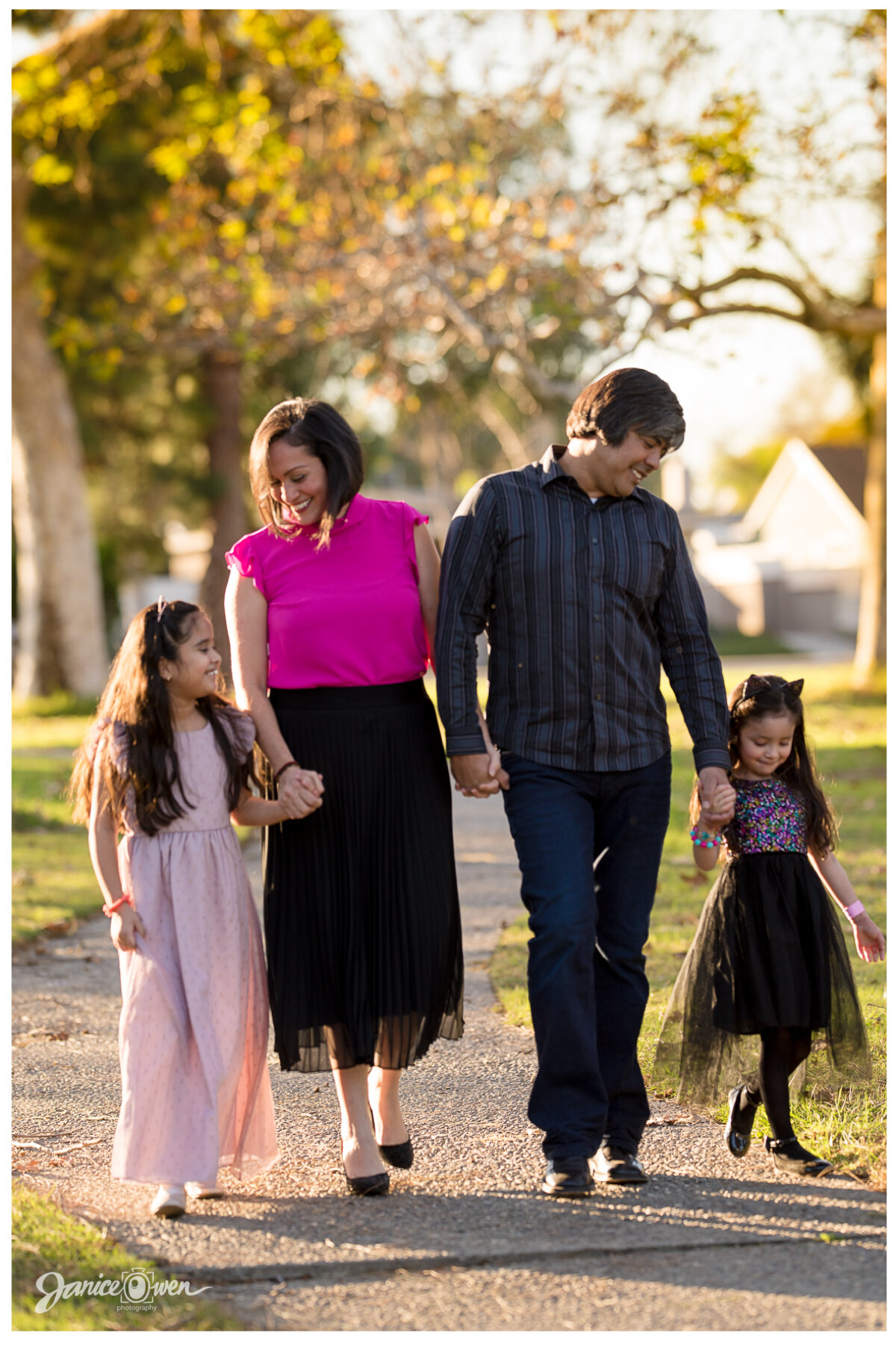 FamilyMiniSession_janiceowenphotography 2.jpg