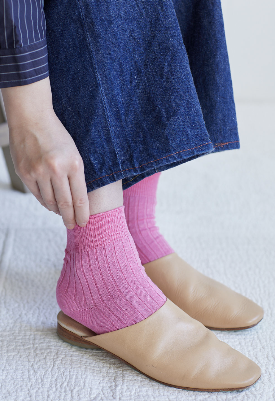 Linen Rib Crew Socks: Grey