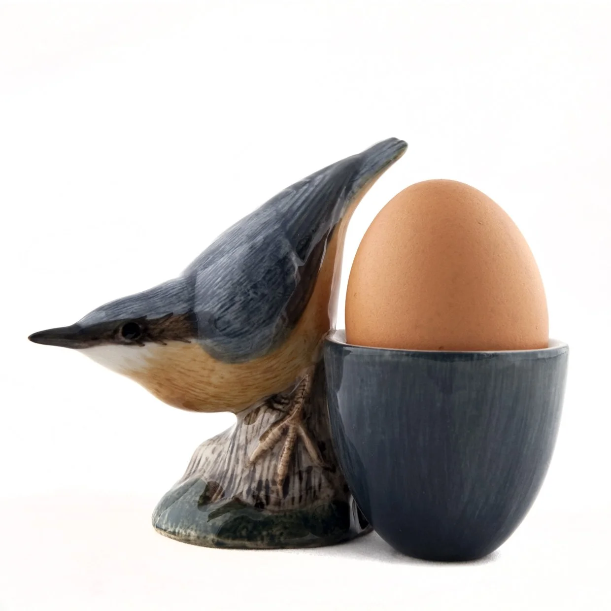 Nuthatch with egg cup 01.jpg
