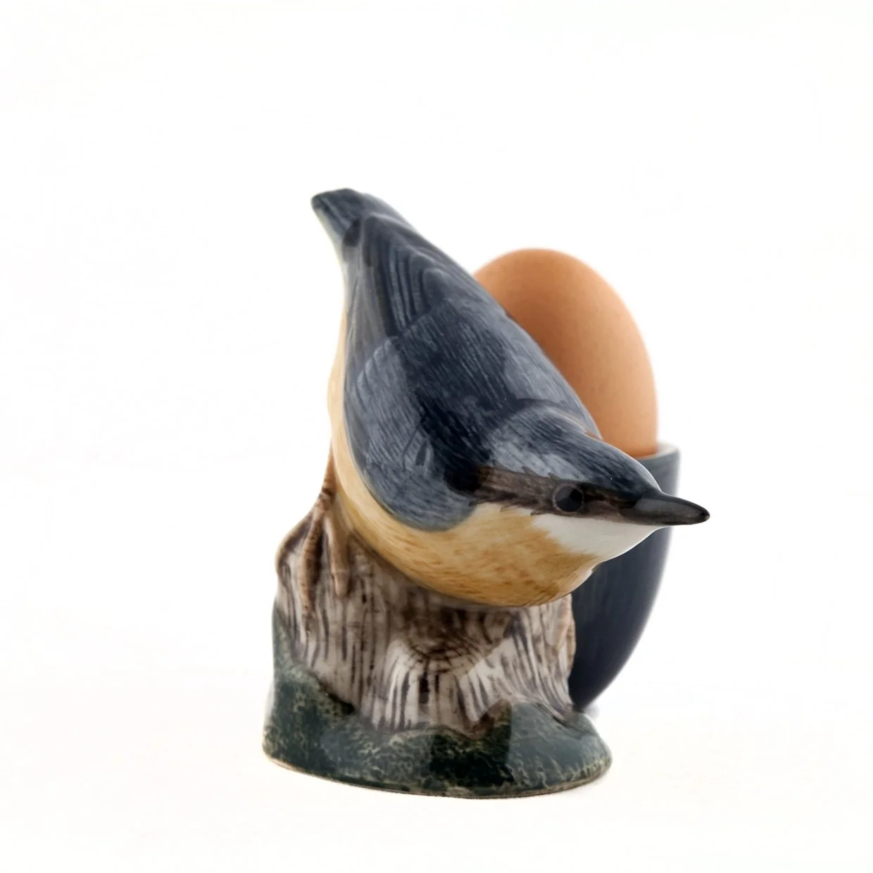 Nuthatch with egg cup 06.jpg