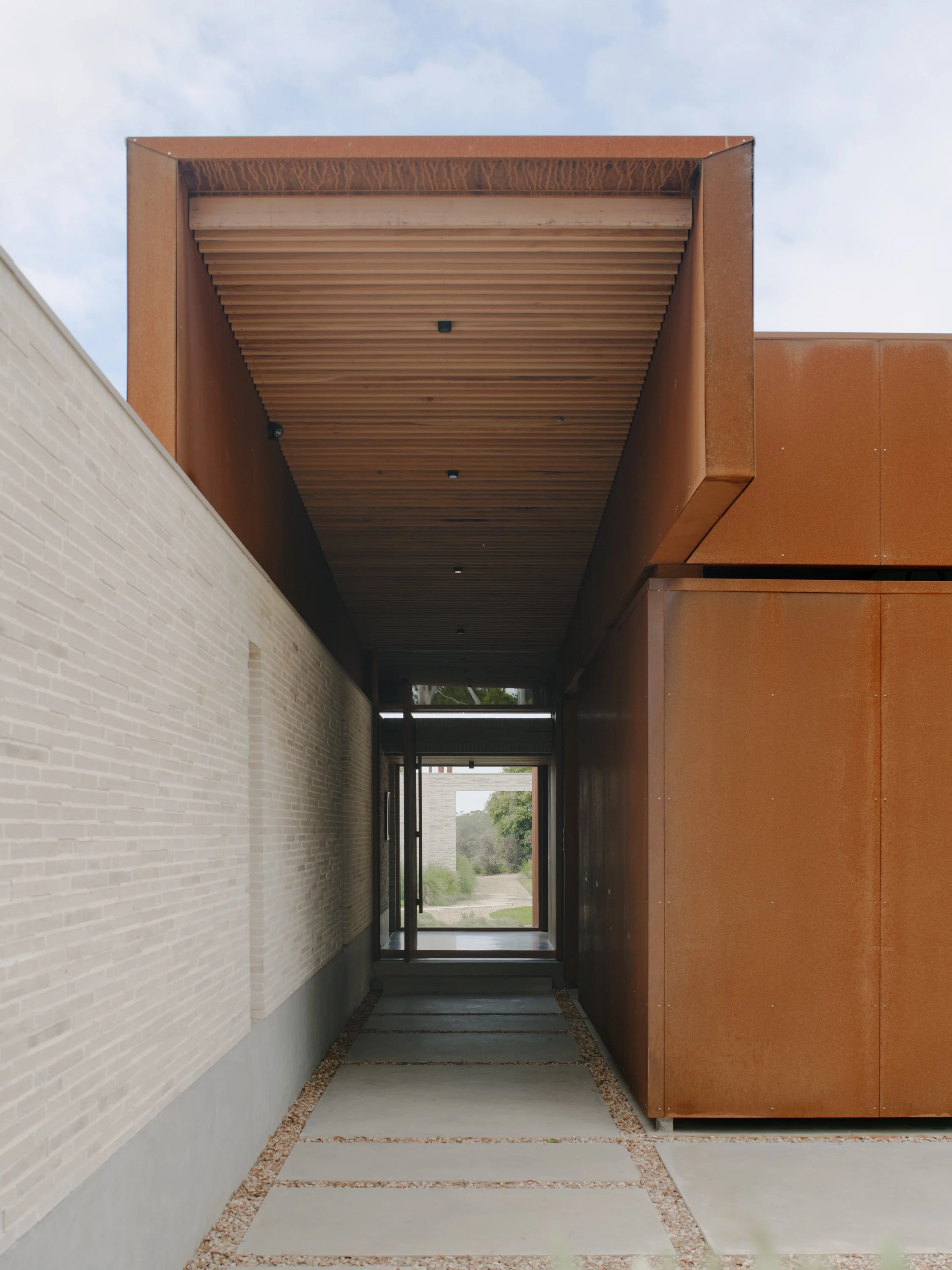 MVOLK_REDHILL_039_WEB.jpg
