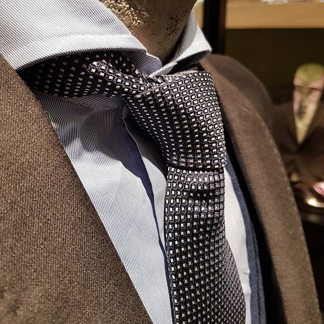 Business or pleasure? ⬅️Or➡️ #mensfashion #mensstyle #madeinitaly #fashion #wintercollection #instastyle #instafashion #business #pleasure #grey #blue