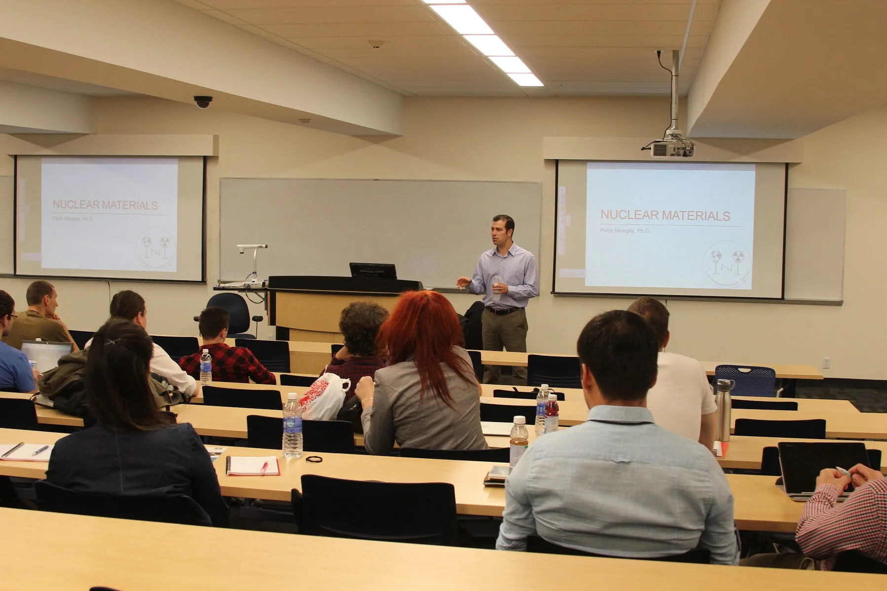 Lecture about nuclear materials 