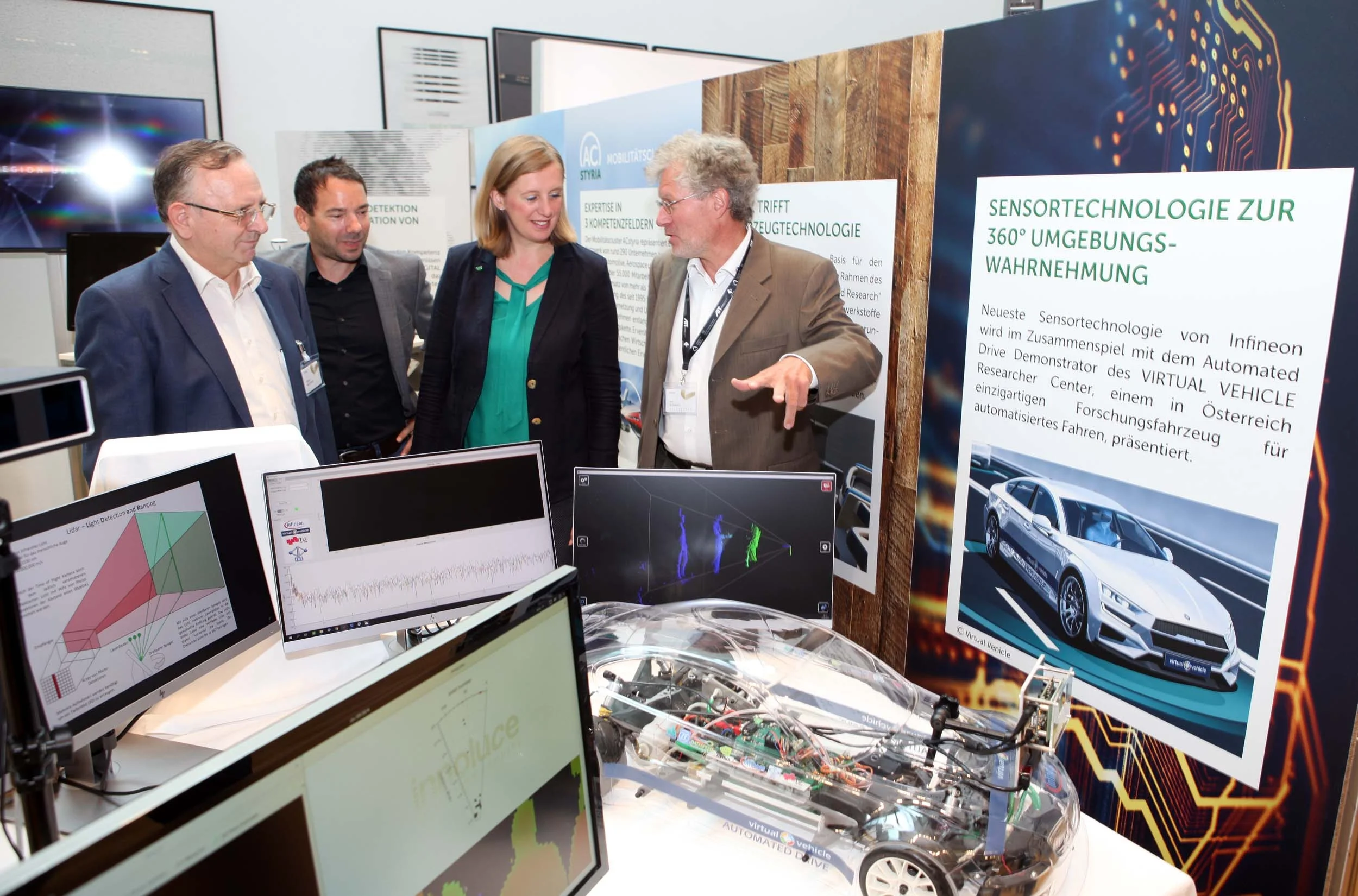(v.l.n.r.) DI Johann Massoner, Director Innovation Management & Funding bei Infineon; Univ-Prof. Dr. Daniel Watzenig, Leiter des Bereichs Electrics/Electronics & Software am VIRTUAL VEHICLE; MMag. Barbara Eibinger–Miedl, Steirische Landesrätin für Wirtschaft, Tourismus, Europa, Wissenschaft und Forschung; Dr. Jost Bernasch, Geschäftsführer des VIRTUAL VEHICLE ©VIRTUAL VEHICLE