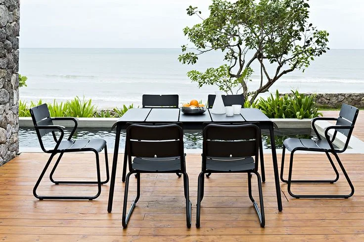Corail Chairs from Oasiq.