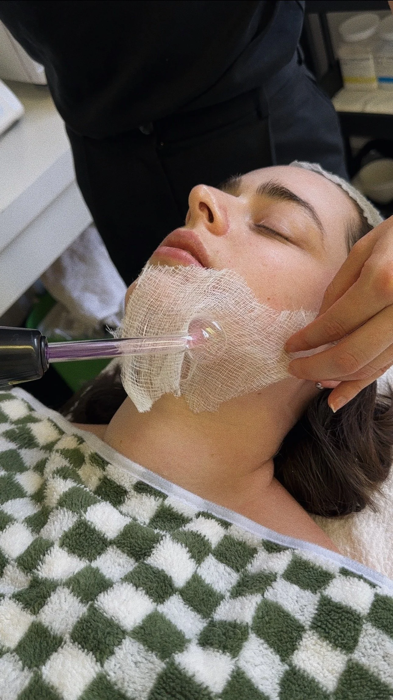 Everything You Need To Know About High Frequency Facials — THAT 