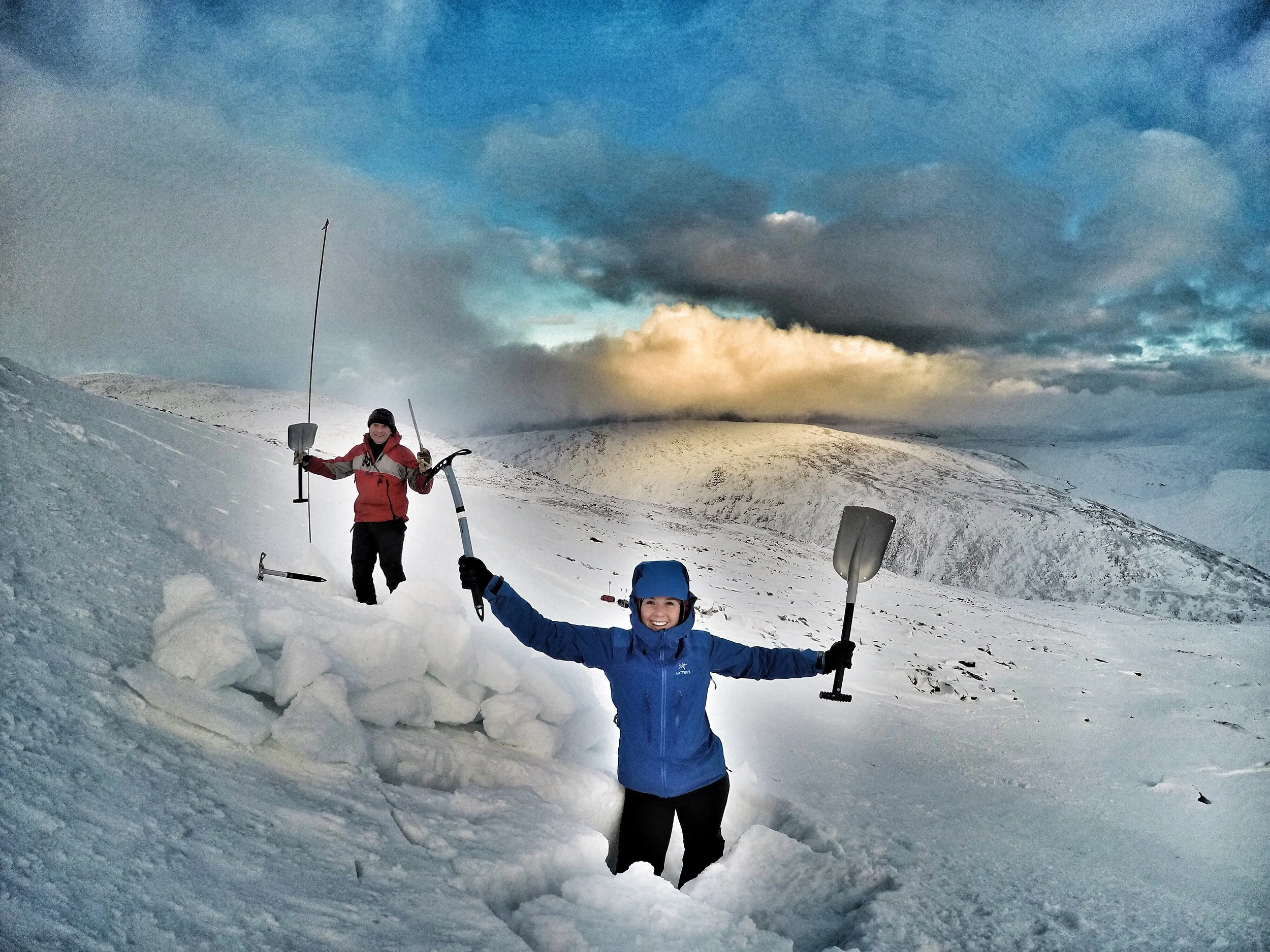 Building and Sleeping in a Snow Cave
