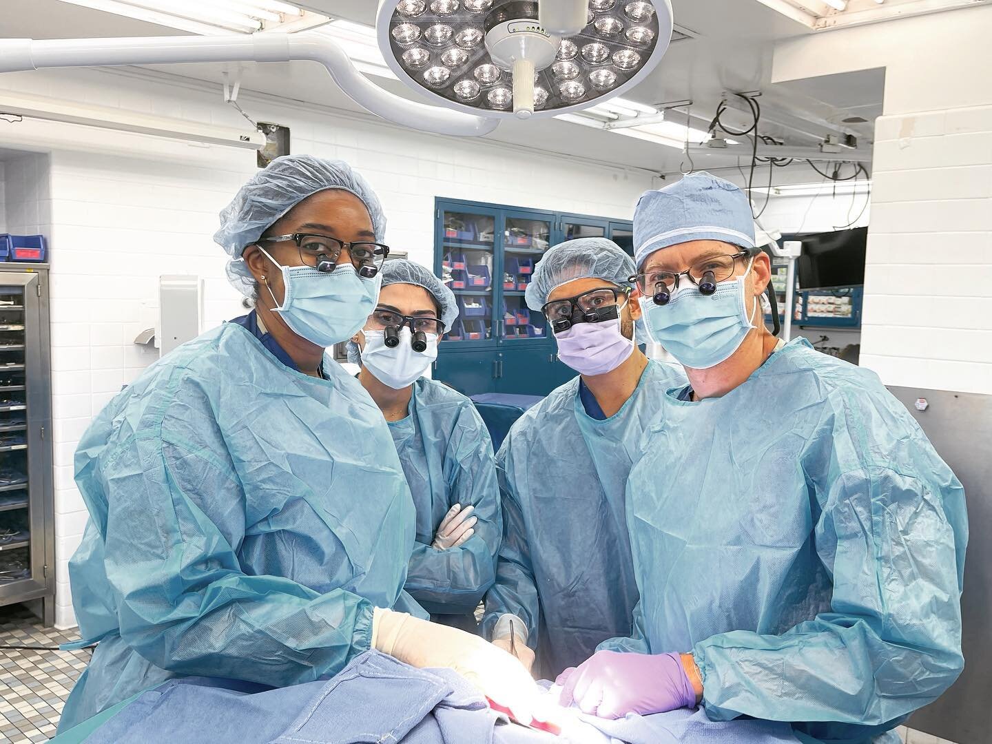 Practice makes perfect&mdash; the LAC burn team in the cadaver lab last week perfecting a supraclavicular flap, prior to using it for secondary burn reconstruction during a mission in Jordan! The residents have access to our state-of-the-art fresh ti