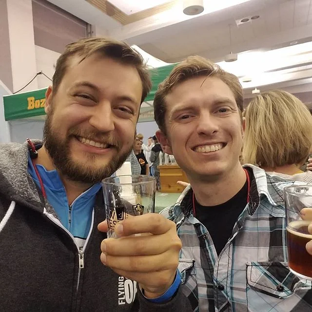 Nothing like going hard and hamming it up at Great Falls Beer fest. Hanging with @pubcastworldwide and other folks at the fest was a total blast. Thanks to the Beer Bloggers conference for getting us in!  #beernow19 
#beer #beerfest #beerblog #beerpo