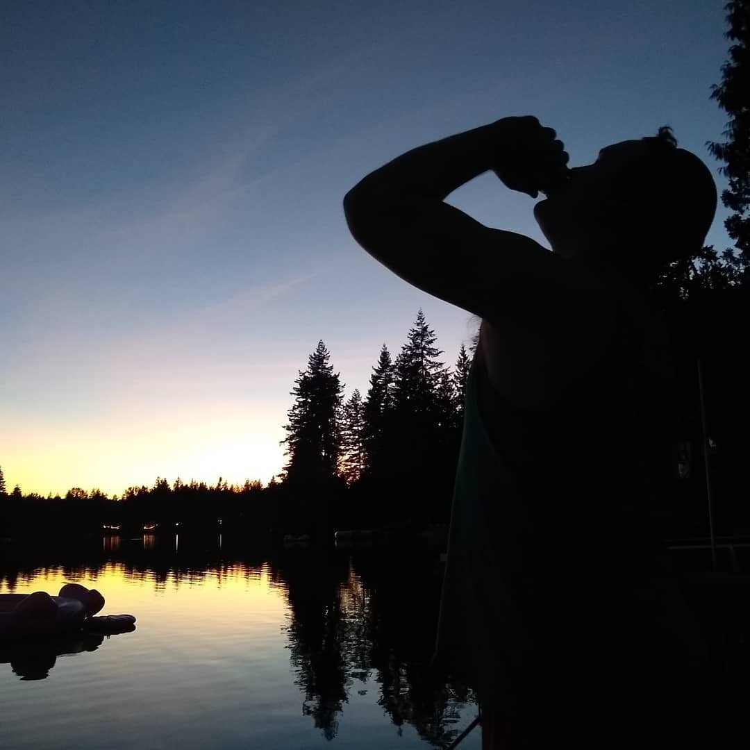 Nothing like a sunset beer on the lake! See you next time, Summer. Ski season awaits...

#beer #beerstagram #lake #sunset #wildfires #endofsummer #lager #puregoldceo #silouette #shadow #pinetrees #nightphotography #sunsetphotography #promo