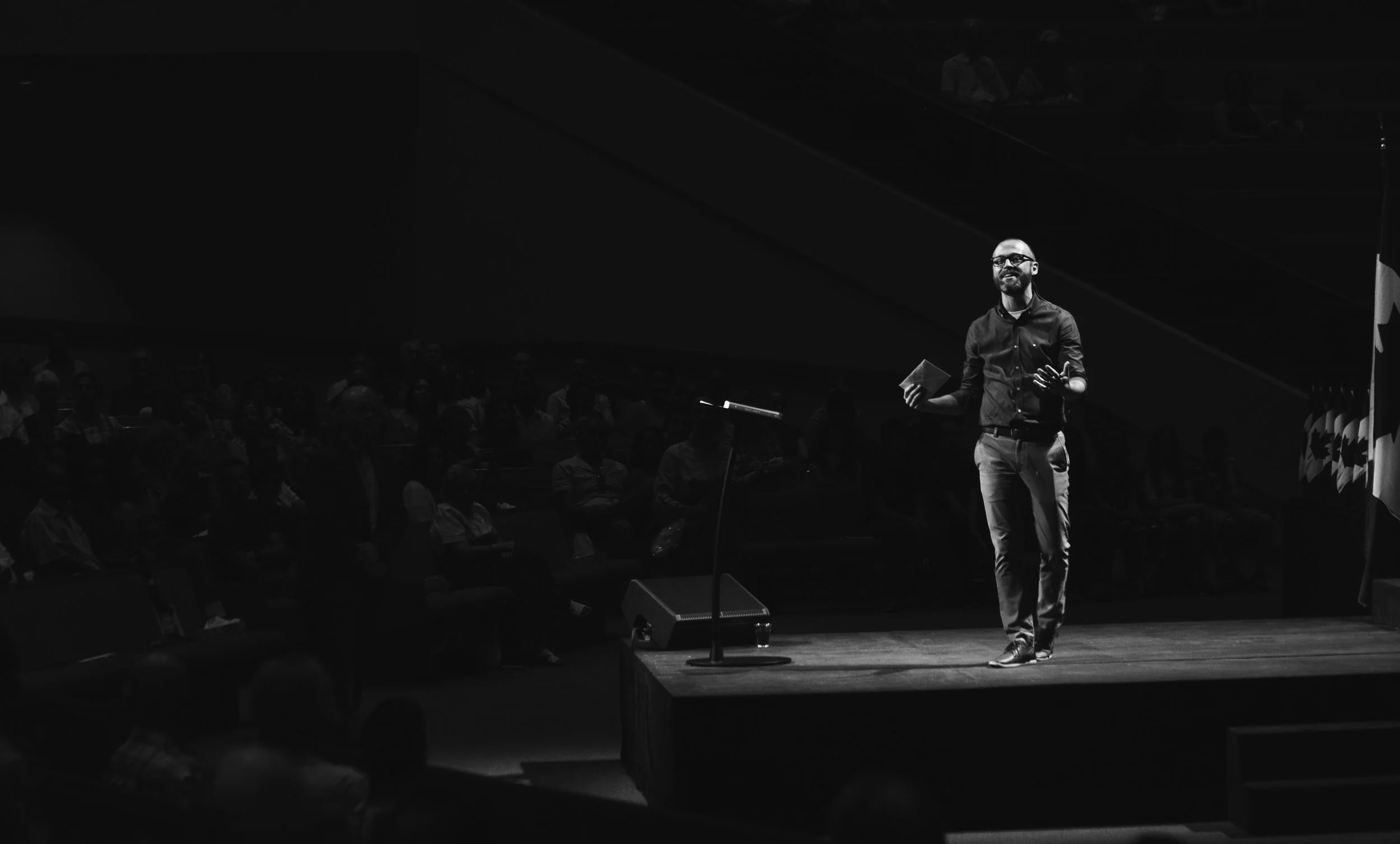 How to Build Your Confidence in Public Speaking