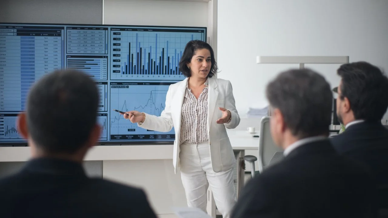 4 Prompts to Sell Yourself as a Leader