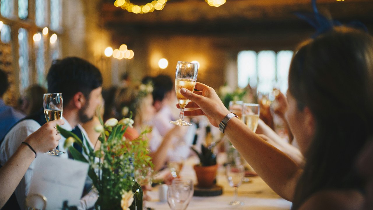 7 Tips for Giving a Memorable Wedding Toast