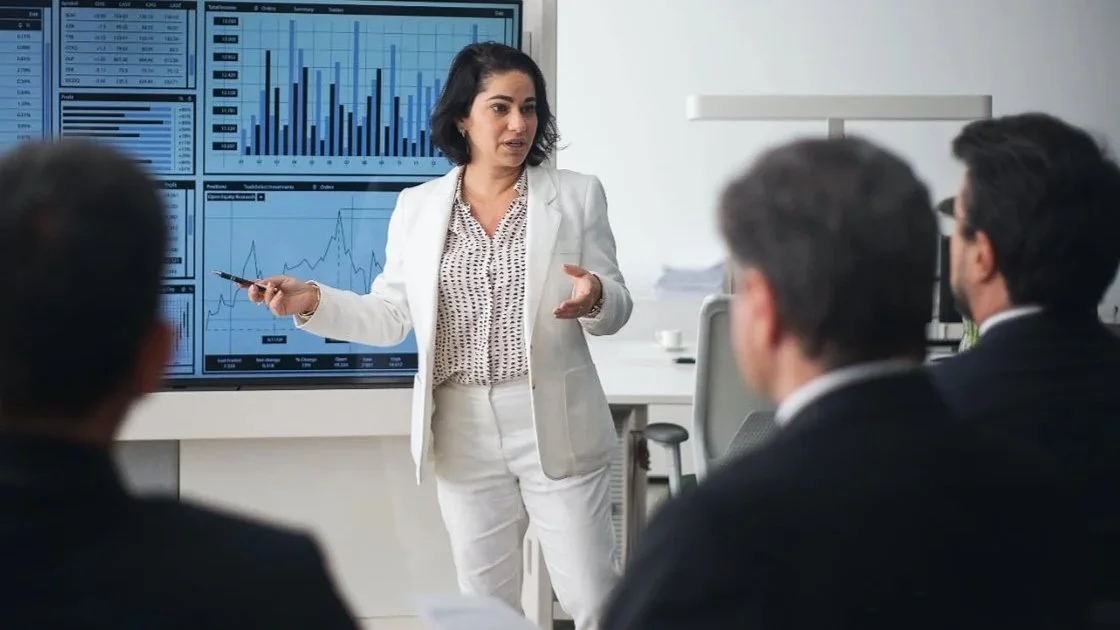 4 Prompts to Sell Yourself as a Leader