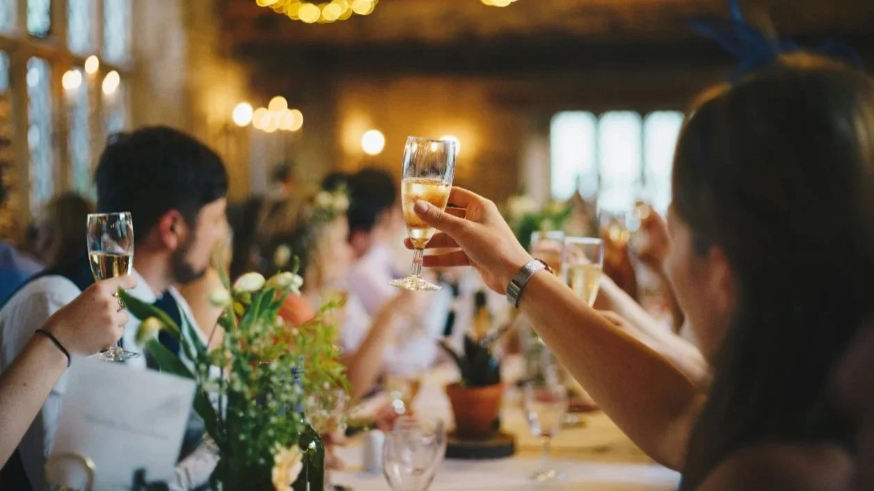 7 Tips for Giving a Memorable Wedding Toast
