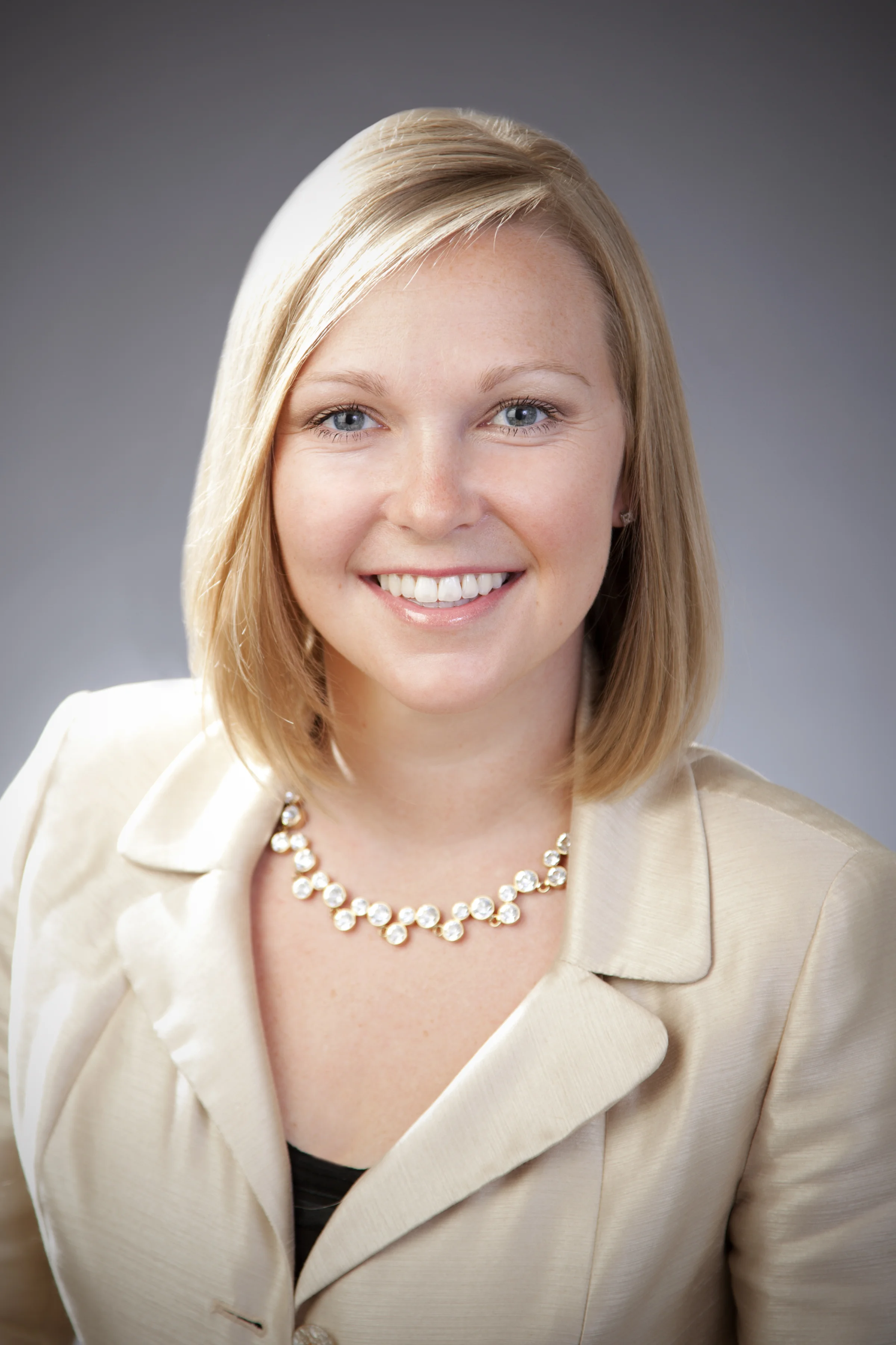 Headshots-Leslie Albeit-3377-2.jpg