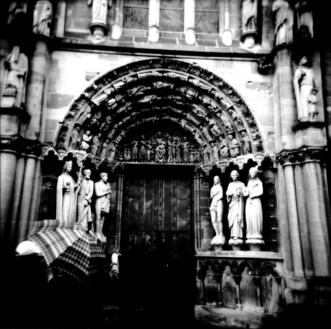H5-1 Church Door, Trier88.jpg