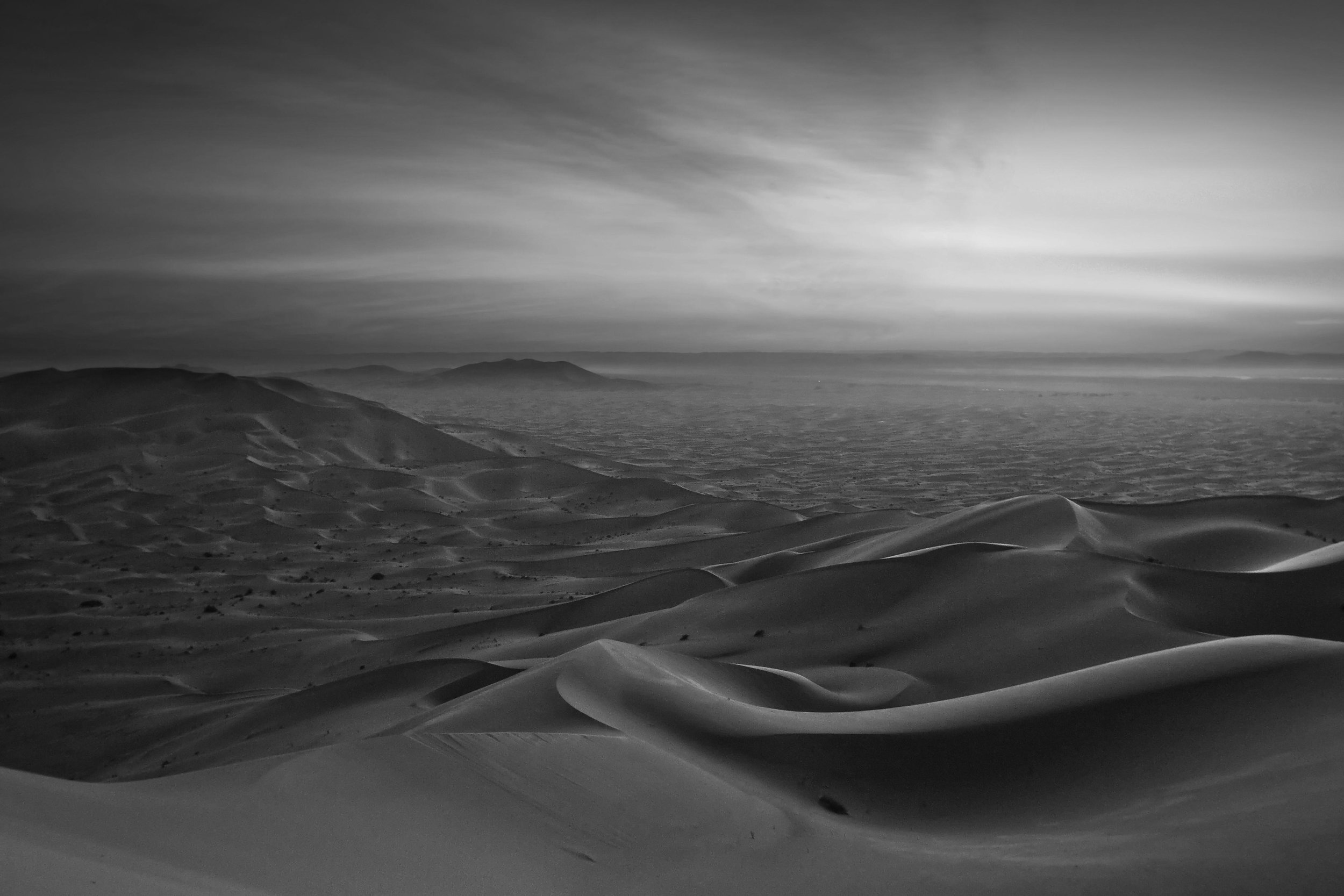 gray_desert_dunes_relief_sand_horizon_rose_sky_hd-wallpaper-249463.jpg