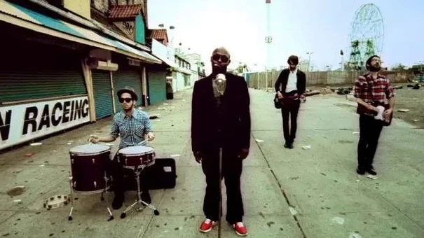 The Heavy || Sixteen