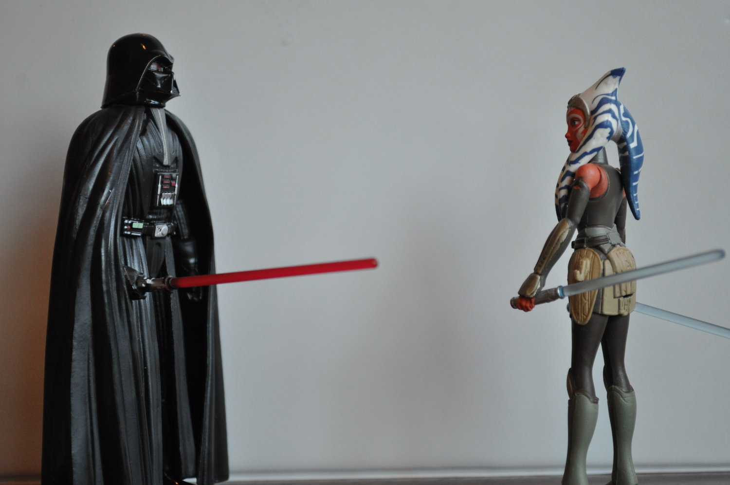 Darth Vader Ahsoka Tano mit Schleuderscheibe B3959 Star Wars Hasbro Figur