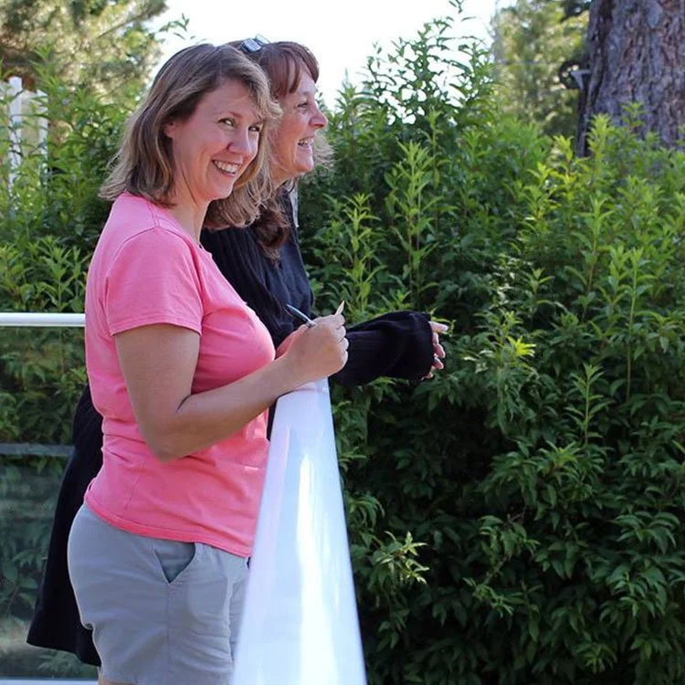 Tracey-and-Shannon.jpg
