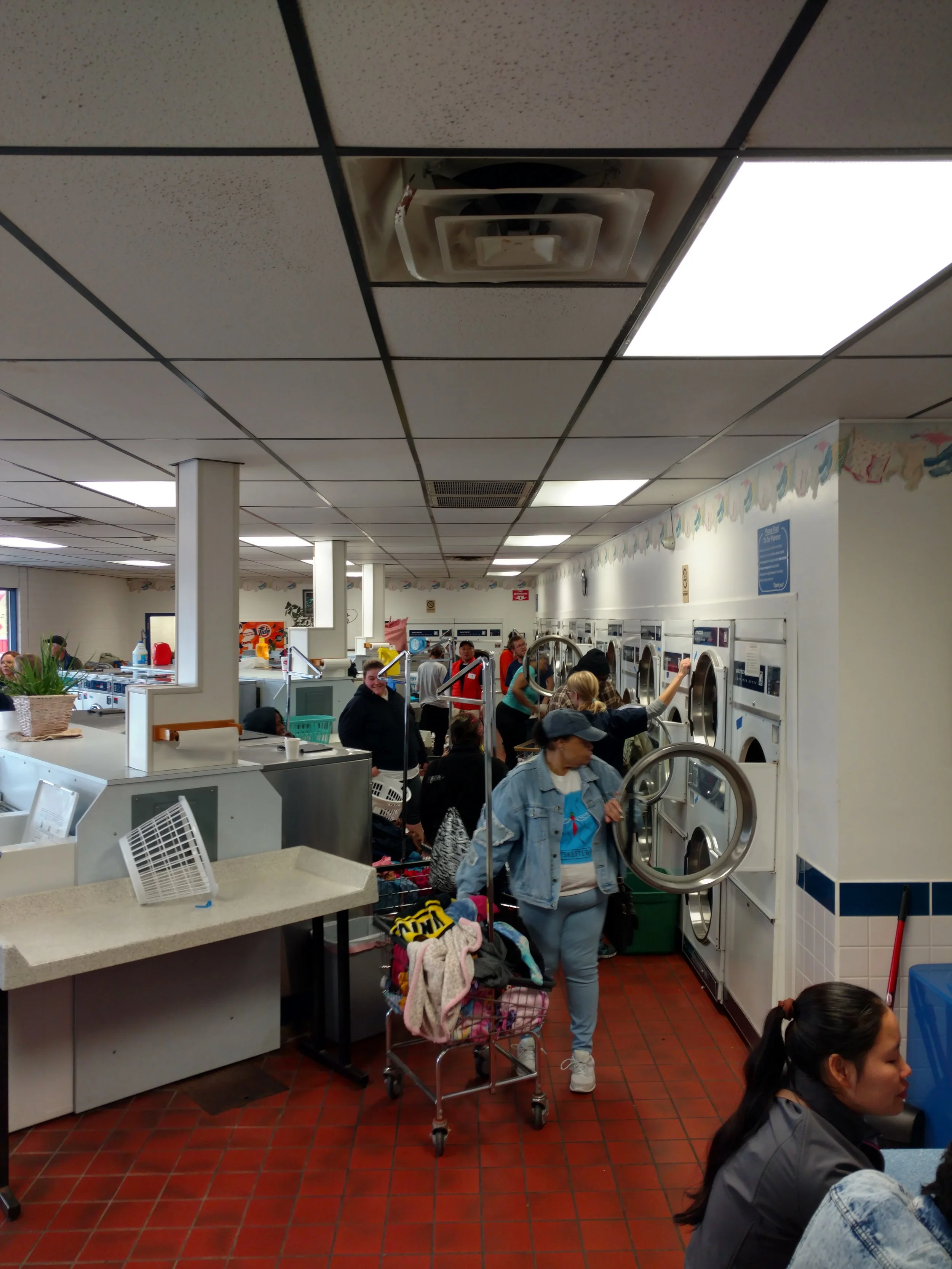 CLEAN Campaign Free Laundry Event  - Wash-N-Dry Laundry - Des Moines, Iowa - November 2017