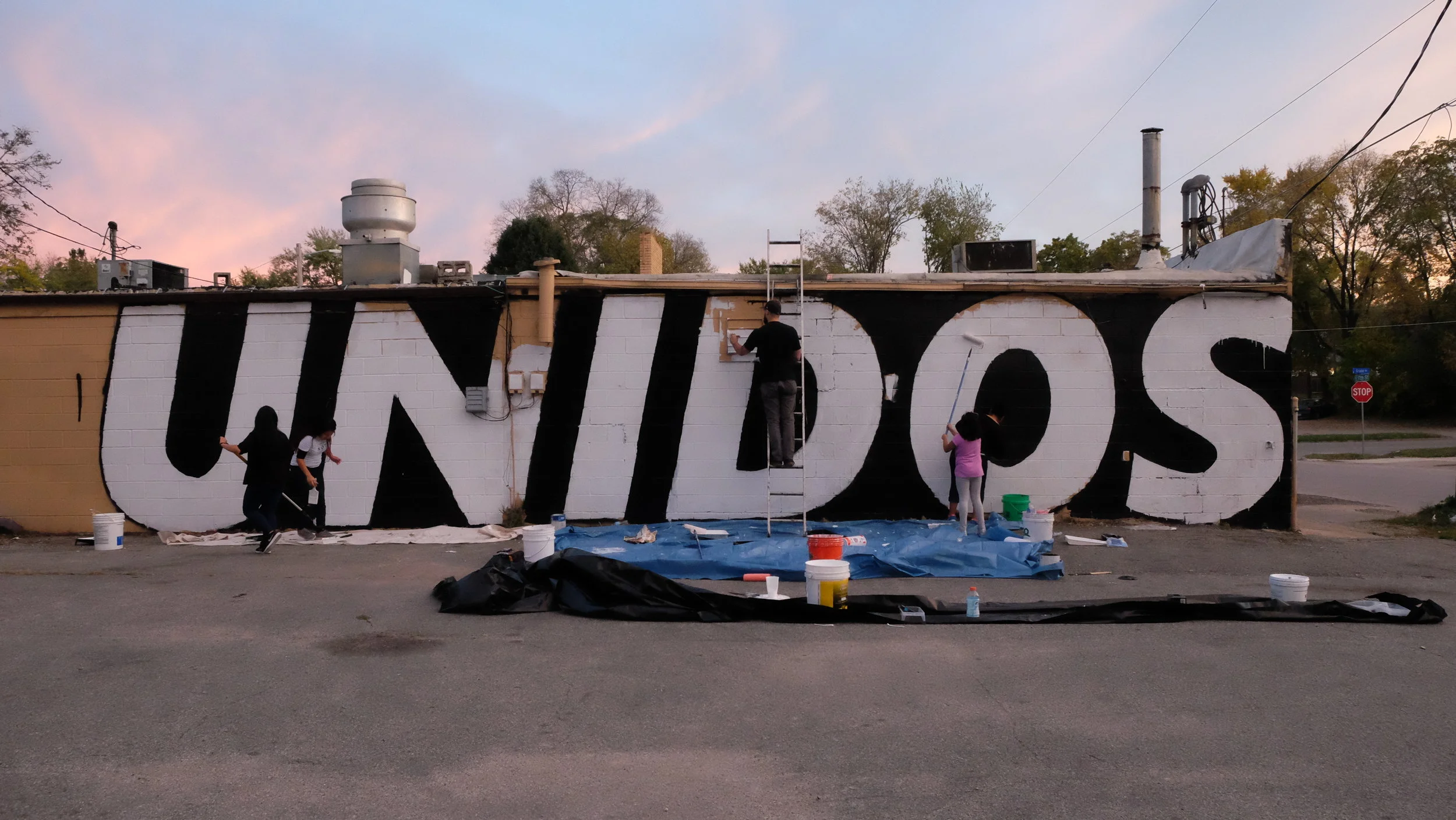 Jordan Weber Unidos Mural - Tienda La Favorita - Des Moines, Iowa - October 2017